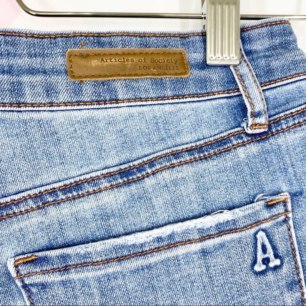 Articles of Society Distressed Cut Off Medium Wash Denim Jean Shorts 26